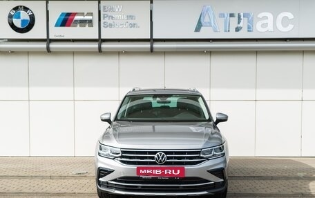 Volkswagen Tiguan II, 2021 год, 3 550 000 рублей, 3 фотография