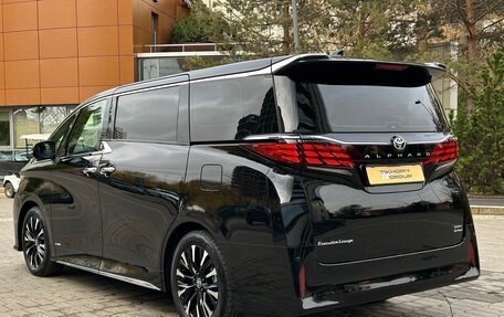 Toyota Alphard, 2024 год, 17 800 000 рублей, 8 фотография