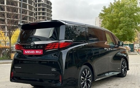 Toyota Alphard, 2024 год, 17 800 000 рублей, 7 фотография