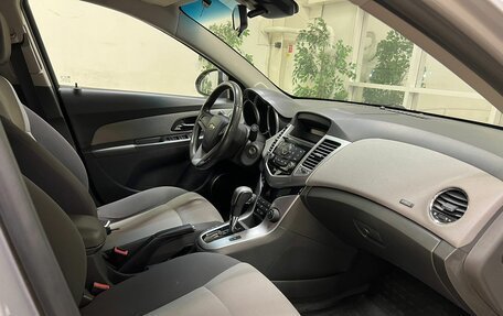 Chevrolet Cruze II, 2009 год, 850 000 рублей, 8 фотография