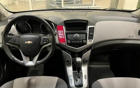 Chevrolet Cruze II, 2009 год, 850 000 рублей, 9 фотография