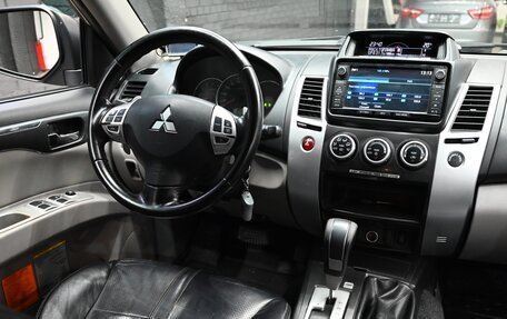 Mitsubishi Pajero Sport II рестайлинг, 2014 год, 2 150 000 рублей, 11 фотография