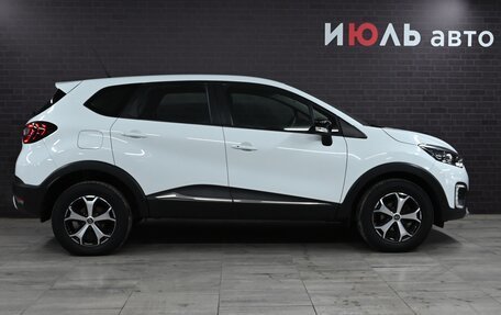 Renault Kaptur I рестайлинг, 2017 год, 1 800 000 рублей, 8 фотография