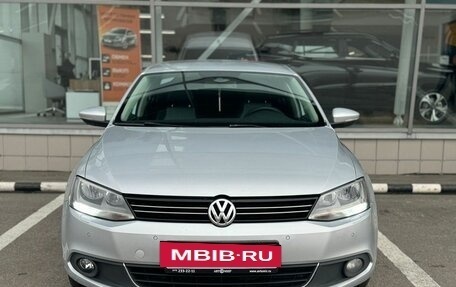 Volkswagen Jetta VI, 2013 год, 1 360 000 рублей, 2 фотография