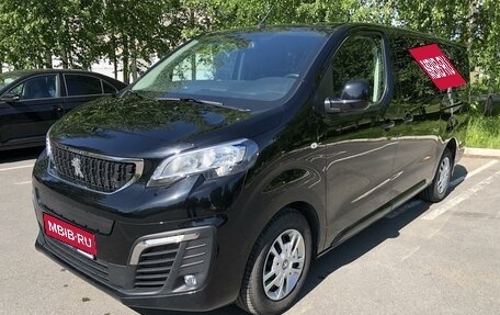 Peugeot Traveller I, 2021 год, 4 120 000 рублей, 1 фотография