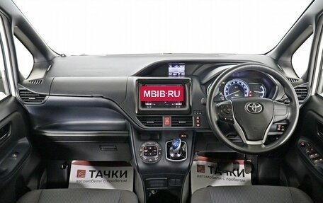 Toyota Voxy III, 2014 год, 1 825 000 рублей, 14 фотография