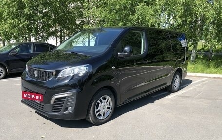 Peugeot Traveller I, 2021 год, 4 120 000 рублей, 2 фотография