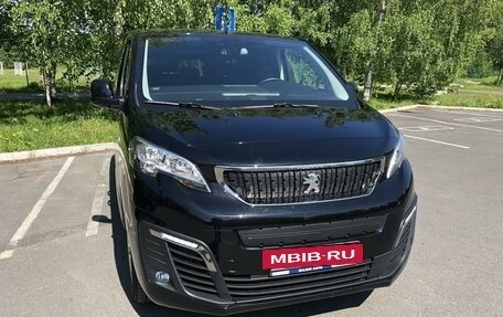 Peugeot Traveller I, 2021 год, 4 120 000 рублей, 4 фотография