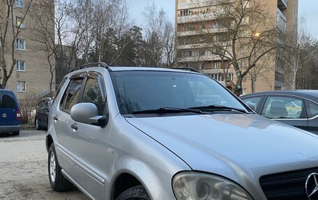 Mercedes-Benz M-Класс, 2000 год, 440 000 рублей, 1 фотография