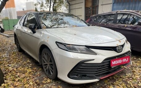 Toyota Camry, 2021 год, 3 700 000 рублей, 5 фотография