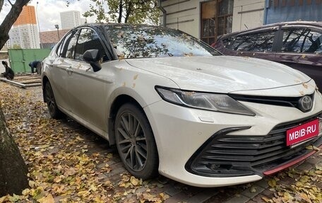 Toyota Camry, 2021 год, 3 700 000 рублей, 3 фотография