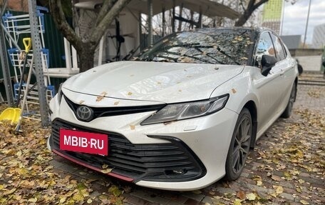 Toyota Camry, 2021 год, 3 700 000 рублей, 4 фотография