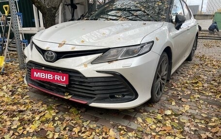 Toyota Camry, 2021 год, 3 700 000 рублей, 6 фотография