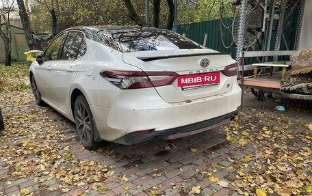 Toyota Camry, 2021 год, 3 700 000 рублей, 10 фотография