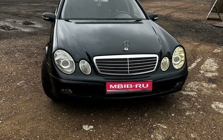 Mercedes-Benz E-Класс, 2003 год, 820 000 рублей, 1 фотография