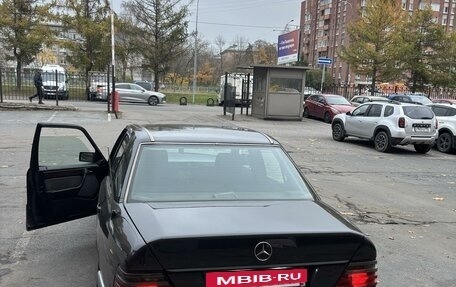 Mercedes-Benz E-Класс, 1992 год, 450 000 рублей, 4 фотография