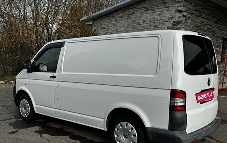 Volkswagen Transporter T5 рестайлинг, 2010 год, 1 370 000 рублей, 2 фотография