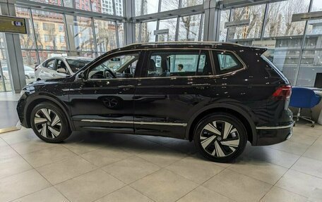 Volkswagen Tiguan II, 2023 год, 5 519 000 рублей, 3 фотография