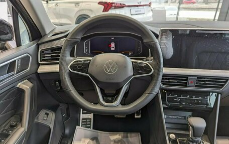 Volkswagen Tiguan II, 2023 год, 5 519 000 рублей, 9 фотография