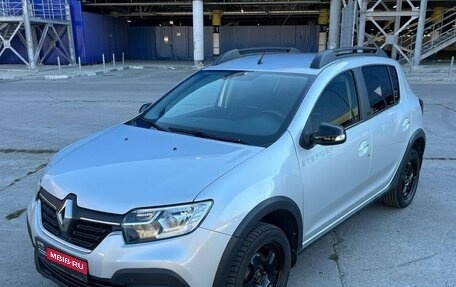 Renault Sandero II рестайлинг, 2019 год, 1 380 000 рублей, 1 фотография