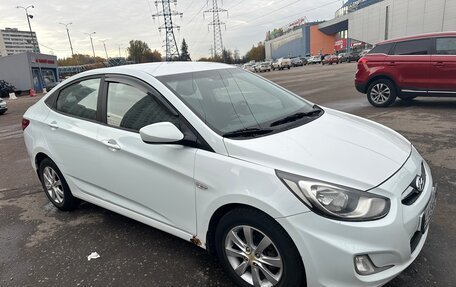 Hyundai Solaris II рестайлинг, 2011 год, 820 000 рублей, 1 фотография