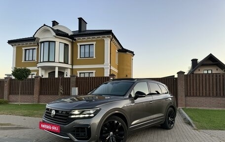 Volkswagen Touareg III, 2019 год, 5 900 000 рублей, 6 фотография