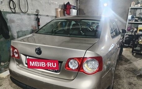 Volkswagen Jetta VI, 2009 год, 700 000 рублей, 4 фотография