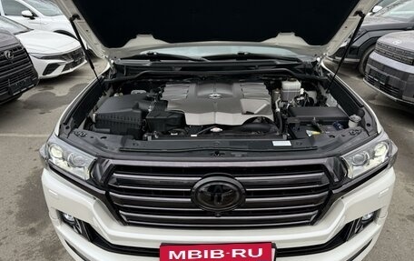 Toyota Land Cruiser 200, 2017 год, 7 500 000 рублей, 39 фотография