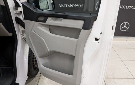 Volkswagen Transporter T6 рестайлинг, 2019 год, 1 650 000 рублей, 7 фотография