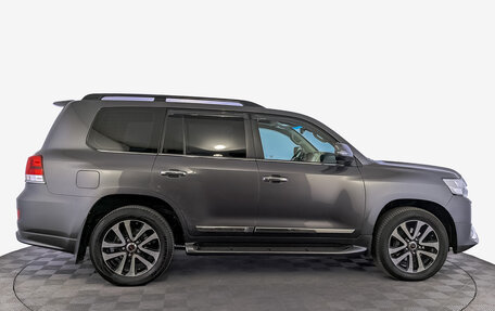 Toyota Land Cruiser 200, 2019 год, 8 350 000 рублей, 4 фотография