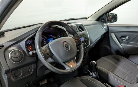 Renault Logan II, 2017 год, 1 050 000 рублей, 25 фотография