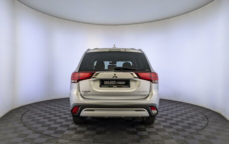 Mitsubishi Outlander III рестайлинг 3, 2019 год, 2 759 000 рублей, 24 фотография