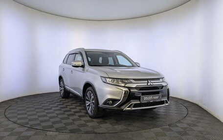 Mitsubishi Outlander III рестайлинг 3, 2019 год, 2 759 000 рублей, 28 фотография