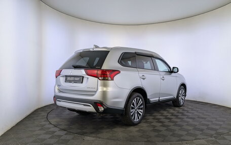 Mitsubishi Outlander III рестайлинг 3, 2019 год, 2 759 000 рублей, 30 фотография