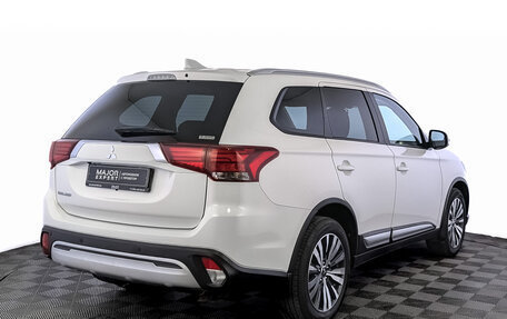 Mitsubishi Outlander III рестайлинг 3, 2020 год, 3 050 000 рублей, 5 фотография