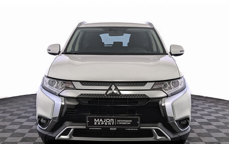 Mitsubishi Outlander III рестайлинг 3, 2020 год, 3 050 000 рублей, 2 фотография