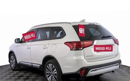 Mitsubishi Outlander III рестайлинг 3, 2020 год, 3 050 000 рублей, 7 фотография