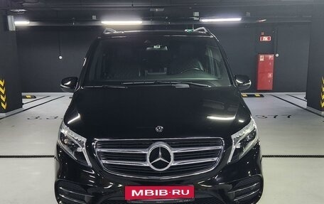 Mercedes-Benz V-Класс, 2019 год, 6 550 000 рублей, 3 фотография