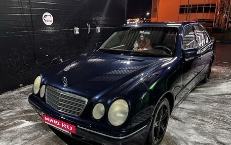 Mercedes-Benz E-Класс, 1999 год, 500 000 рублей, 2 фотография