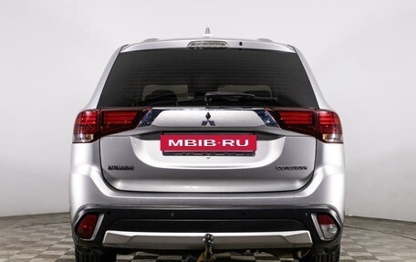 Mitsubishi Outlander III рестайлинг 3, 2018 год, 1 449 777 рублей, 6 фотография