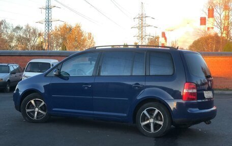 Volkswagen Touran III, 2005 год, 680 000 рублей, 9 фотография