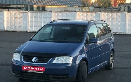 Volkswagen Touran III, 2005 год, 680 000 рублей, 3 фотография