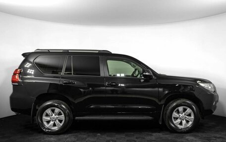 Toyota Land Cruiser Prado 150 рестайлинг 2, 2021 год, 7 900 000 рублей, 5 фотография