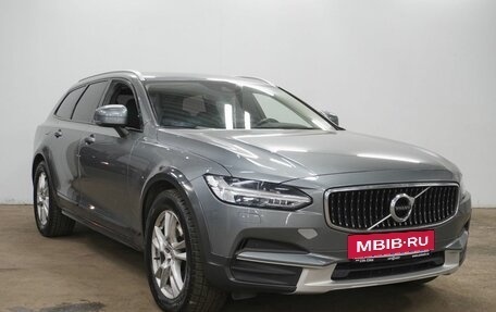 Volvo V90 Cross Country I рестайлинг, 2019 год, 3 500 000 рублей, 3 фотография