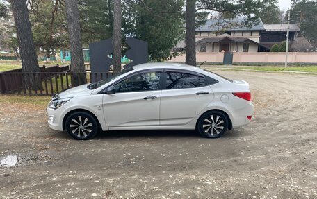 Hyundai Solaris II рестайлинг, 2015 год, 1 300 000 рублей, 21 фотография