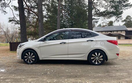 Hyundai Solaris II рестайлинг, 2015 год, 1 300 000 рублей, 25 фотография