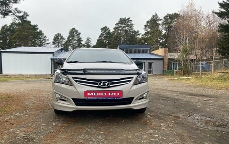 Hyundai Solaris II рестайлинг, 2015 год, 1 300 000 рублей, 23 фотография