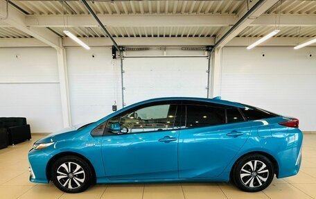 Toyota Prius IV XW50, 2017 год, 2 599 000 рублей, 3 фотография