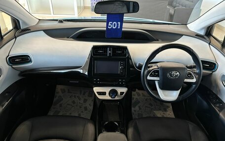 Toyota Prius IV XW50, 2017 год, 2 599 000 рублей, 16 фотография