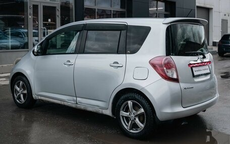 Toyota Ractis I, 2009 год, 850 000 рублей, 3 фотография